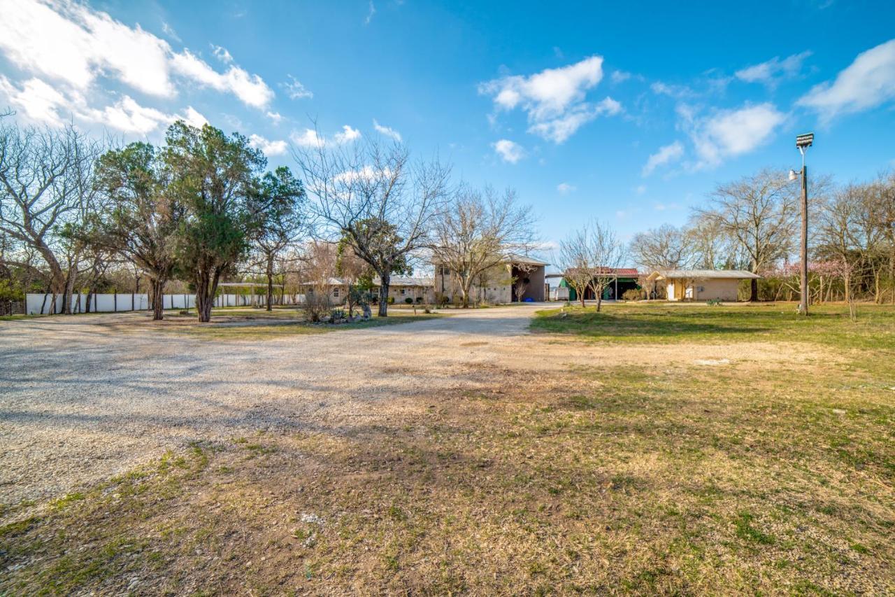5 Bdrm On 2 Acres Mins To Wineries Private Heated Pool And Hot Tub * Johnson City