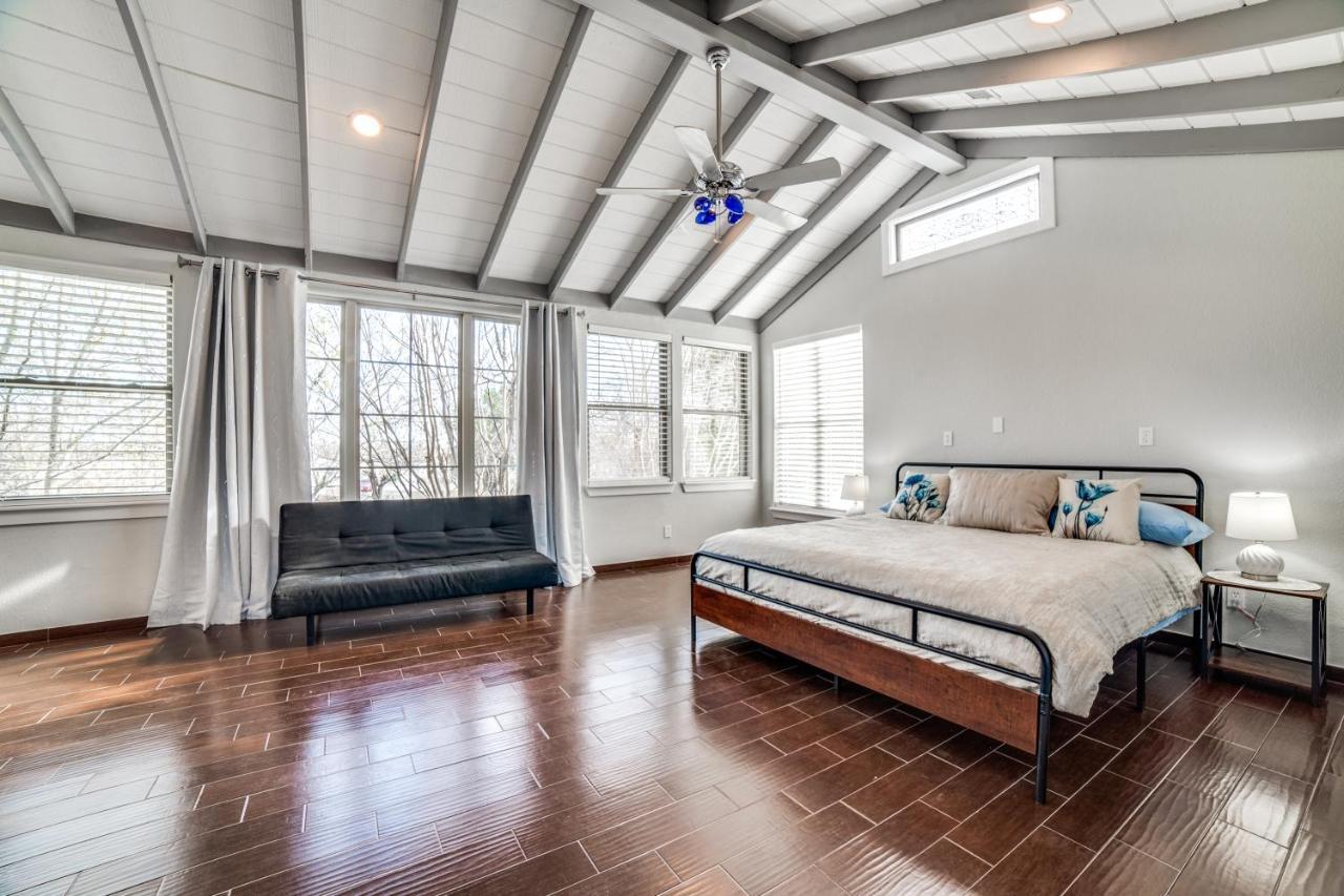 5 Bdrm On 2 Acres Mins To Wineries Private Heated Pool And Hot Tub Hébergement de vacances