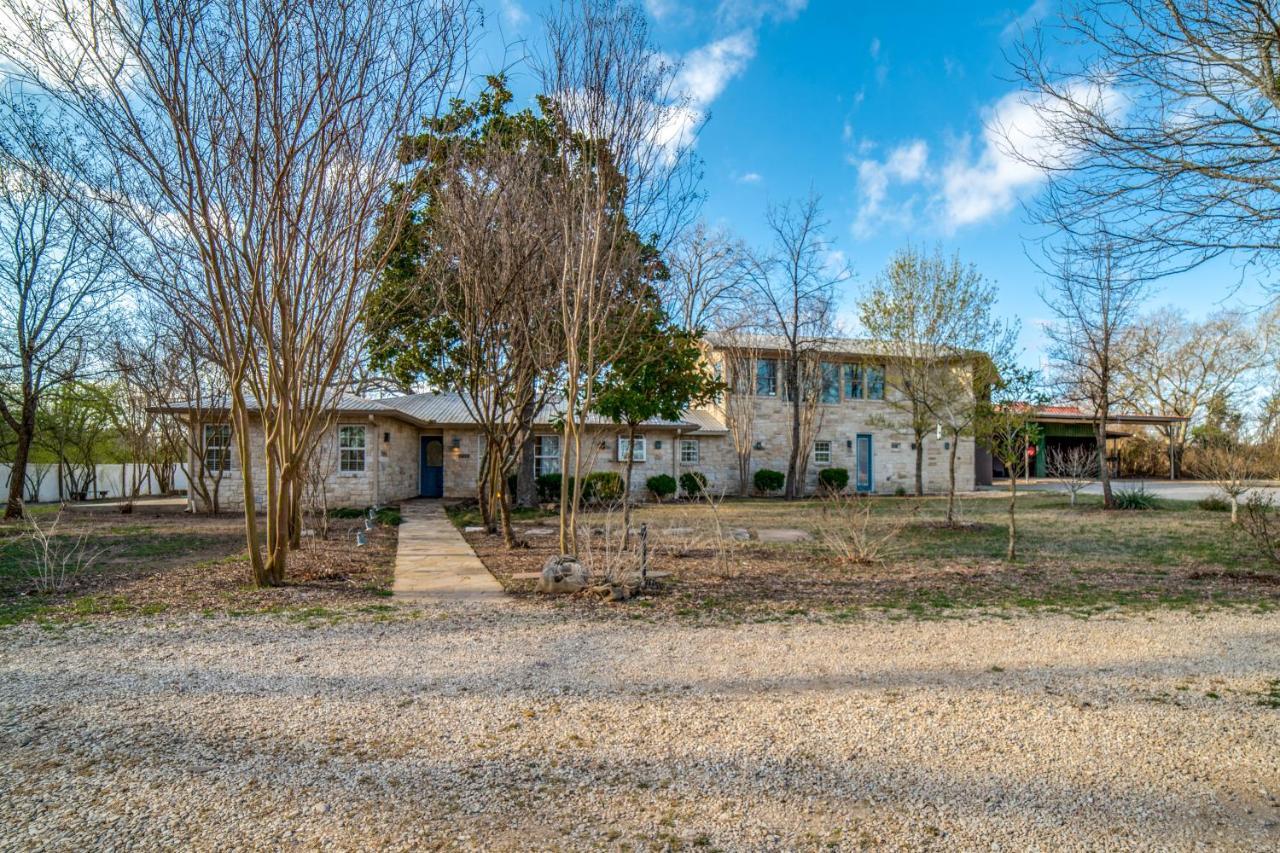 5 Bdrm On 2 Acres Mins To Wineries Private Heated Pool And Hot Tub Hébergement de vacances
