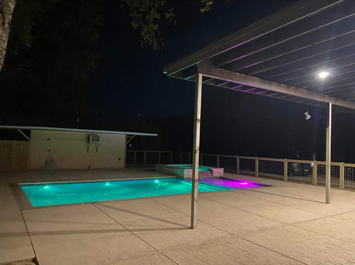 5 Bdrm On 2 Acres Mins To Wineries Private Heated Pool And Hot Tub *